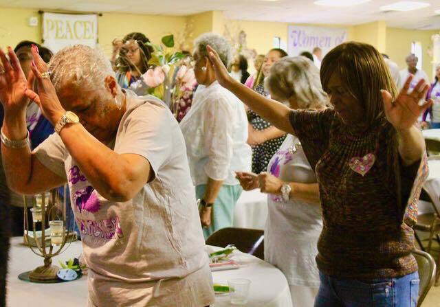 womenofstature1's tweet photo. In Gods presence is fullness of Joy #HeisLife #SundayPeace https://t.co/AswHo7H842