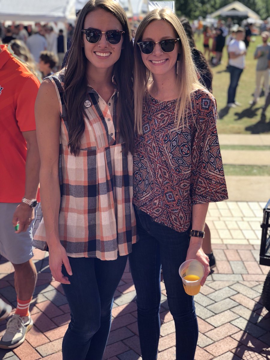 marissa_kane's tweet photo. Before game. After game. #WarEagle  @hlgau https://t.co/tRAbQI2nWw