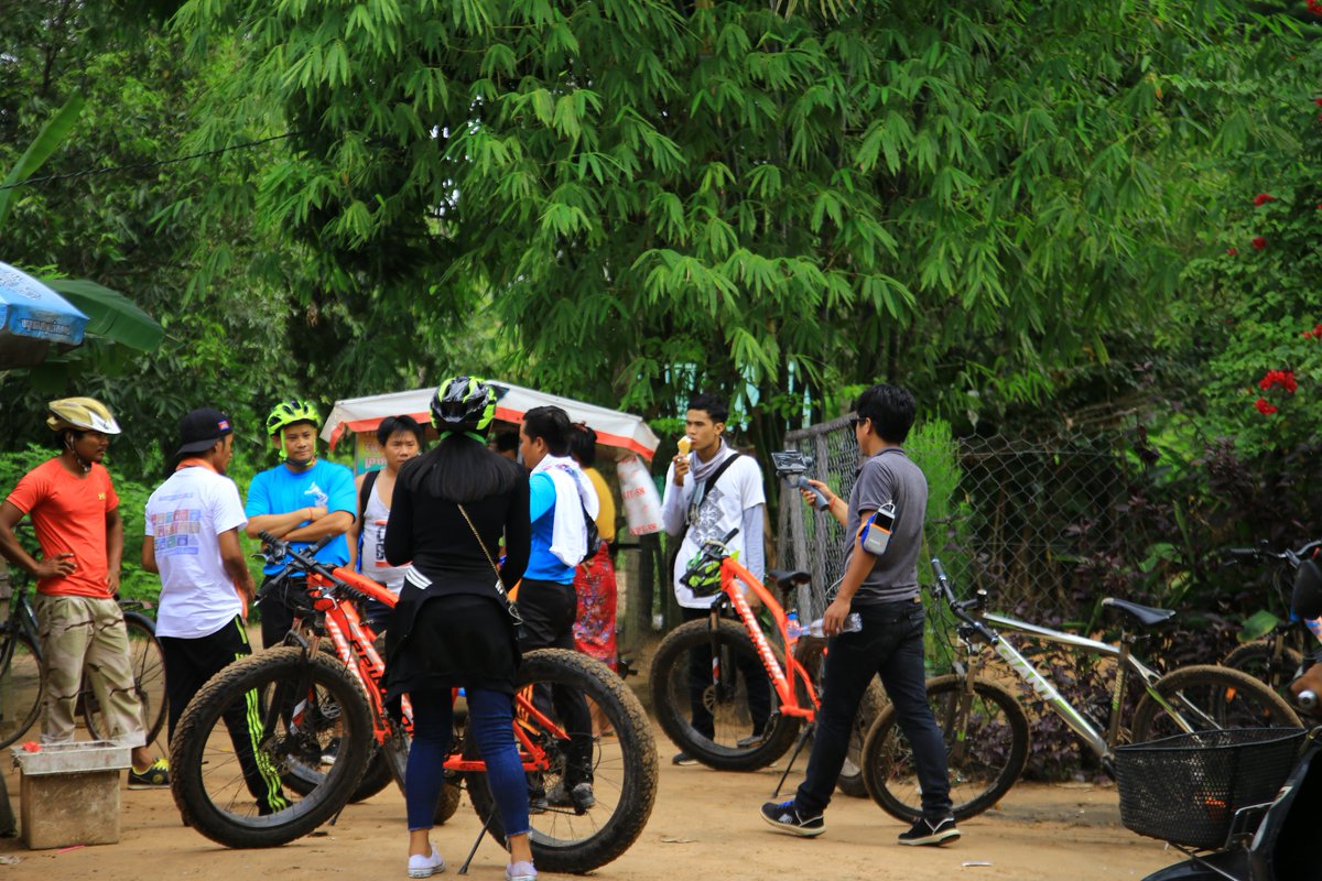 Vandeth19's tweet photo. Countryside Bike The Learning Skills(B9)
You will have experiences when you join with this tour. Visiting the beautiful of paddy rice, get knowledge about the rubbish recycle, making banana and potato chips, and you will get the experiences about locals. 
https://t.co/5xC8yVVWgY https://t.co/Q51PJhL34v