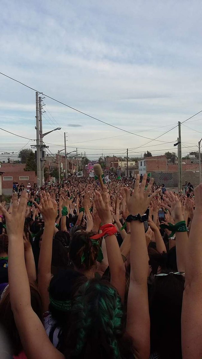 OfeFernandez_'s tweet photo. Que se escuche bien fuerte y en toda América Latina que las mujeres unidas son la única alternativa 🔥 https://t.co/7ld0nvfSiG