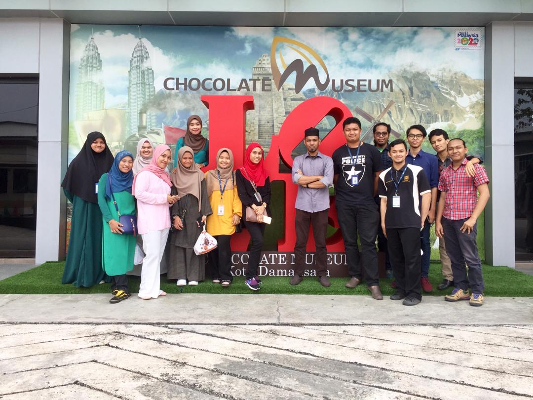 restuintcollege's tweet photo. Majlis Perwakilan Pelajar RIC berjaya dalam menganjurkan program berikut :

Lawatan Muzium Coklat
Sabtu | 6.10.2018 

Terima kasih kepada Staff,Pegawai HEP,Pensyarah, ahli MPP dan peserta diatas kerjasama dalam penganjuran program.

#RestuInternationalCollege 
#RestuCollege https://t.co/k0MIy83U6n
