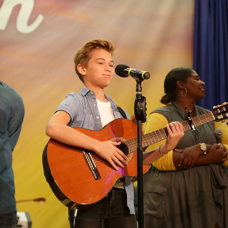 NewDawnLA's tweet photo. “Bless the Lord, oh my soul…" Special guest Kyler Beck really blessed us today with his performance of “Ten Thousand Reasons.” @LisaBecl https://t.co/jmel4K3Ybe