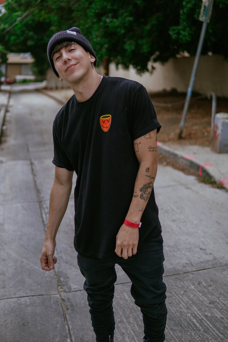 ItsBobbyMares's tweet photo. https://t.co/duaTF2BJrm https://t.co/k1KOlUqBq6