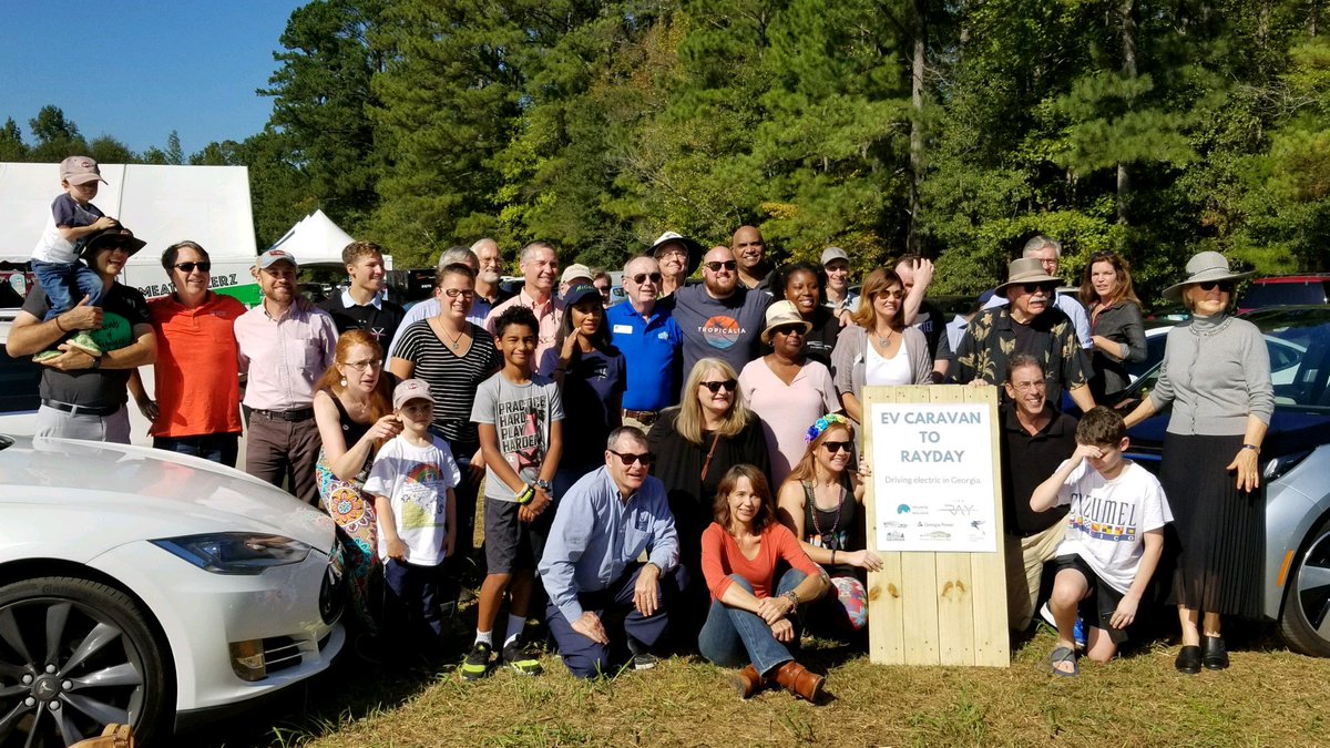 StaceyIB_enviro's tweet photo. #EVcaravan arrival at @SerenbeFarms Fun driving down here from #GeorgiaPower in Atlanta with this group to #RayDay2018. Thanks for organizing @TheRayHighway @RaysLegacy @EVCotS @CleanCitiesGA @georgiapowerET #EVHybridNoire https://t.co/weWLA8LTpZ
