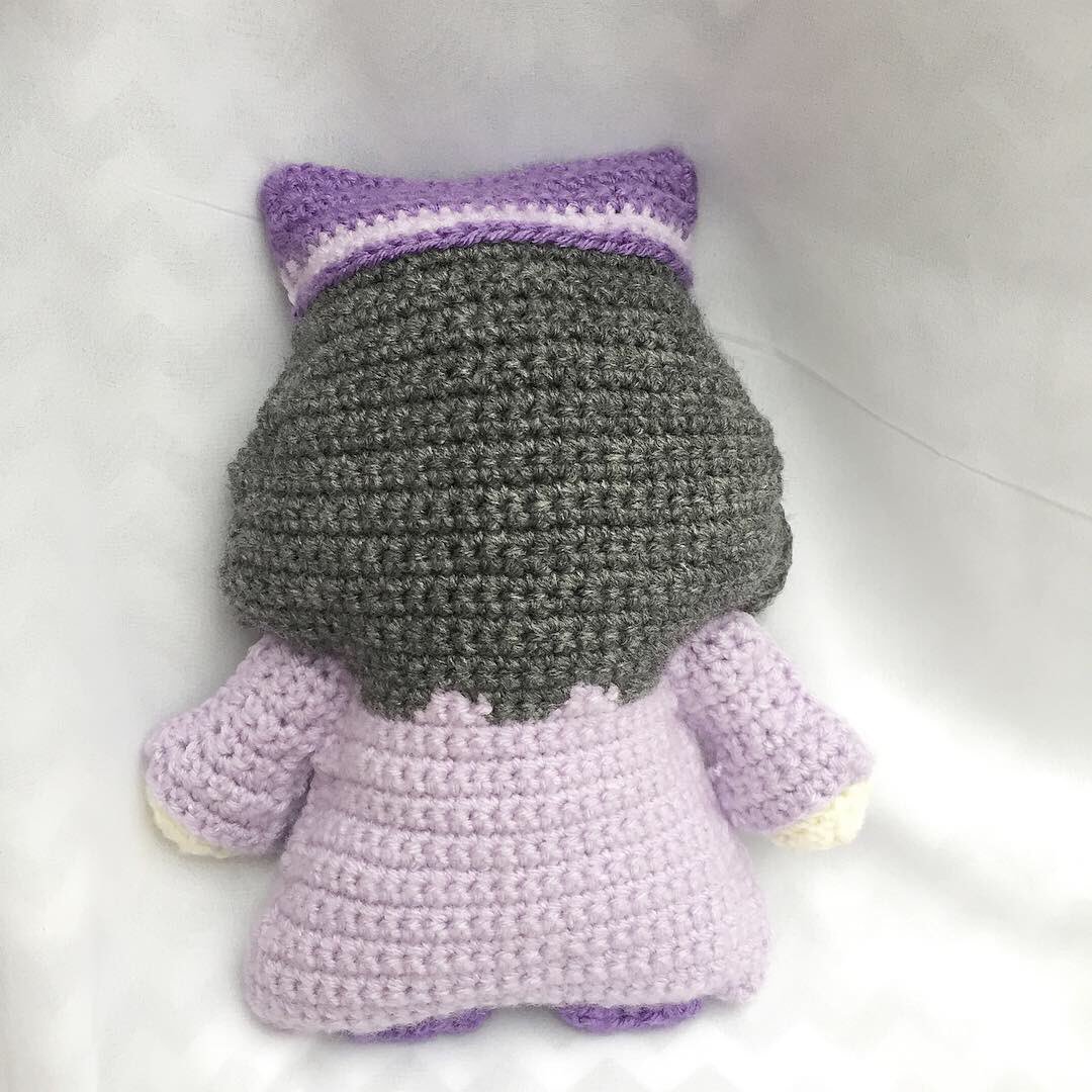 Pawbu1's tweet photo. Meet Albus Percival Wulfric Brian Dumbledore. He likes knitting ➰and can speak Mermish 🧜♀️!
_
#dumblydorable #dumbledore #harrypotter #gobletoffire #crochet #fiberart #ragdoll #amigurumi #sherbertlemon https://t.co/ldkXQFBfH6