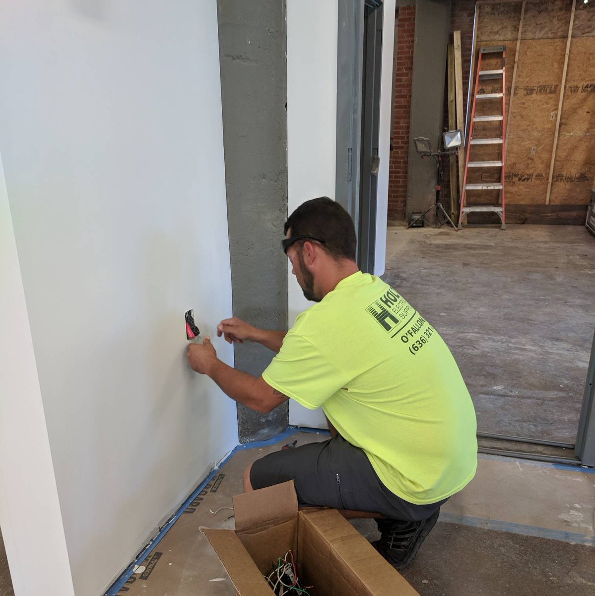 made_stl's tweet image. Zip zap zoop we got the electrics ⚡⚡⚡ #stlmakers #makerstudio #madeinstl #maker #artist #designer #entrepreneur #renovate #stlouis #stl #inventor #workshop #makerspace #create #makingamakerspace #photooftheday