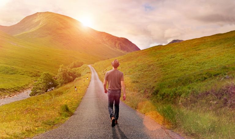 Good_Therapy's tweet photo. #SelfDifferentiation, a concept introduced by family systems #therapy founder Murray Bowen, is key to both personal development and interpersonal dynamics. https://t.co/o6Z9G1rzjY https://t.co/XoQLSrcWJX