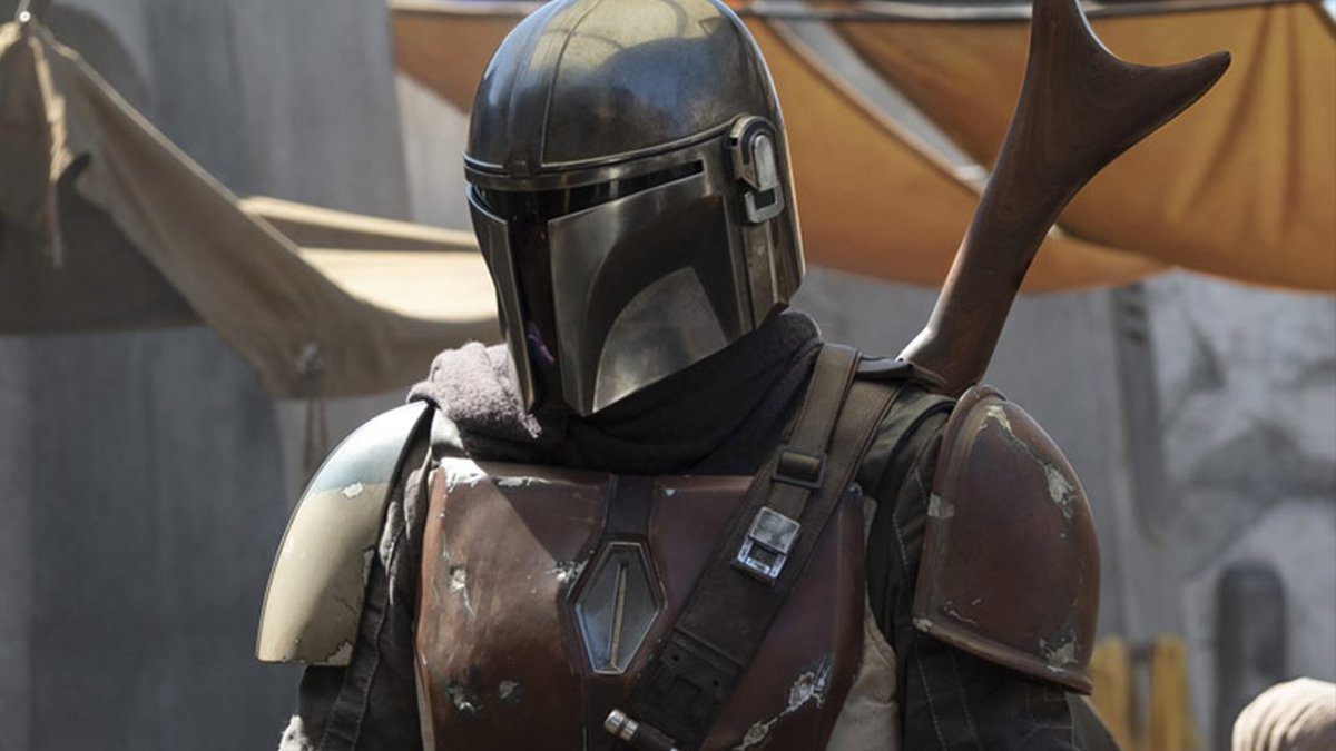 IGN's tweet photo. Jon Favreau revealed what appears to be the protagonist’s primary weapon in his upcoming series The Mandalorian. 

https://t.co/Za34uyJslM https://t.co/PB9v83iY92
