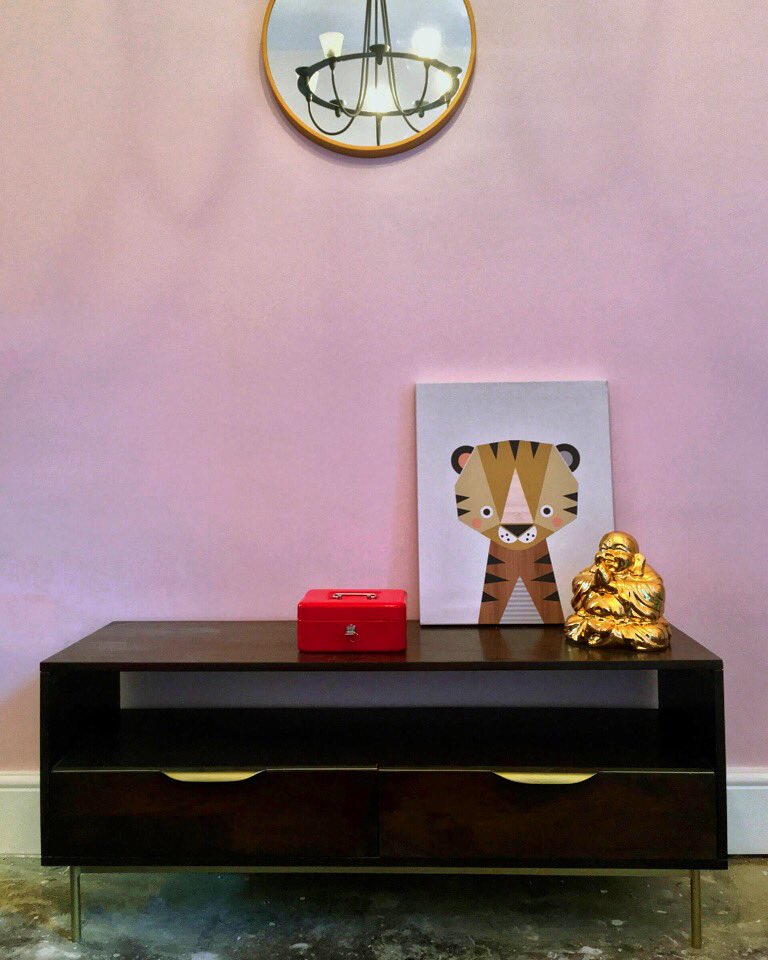 TheStudentNest's tweet photo. Thank you @swooneditions for this amazing media unit piece in our latest student house 😍 The pared-back wooden frame with matte brass accents ticks all the design boxes for us against the pastel pink wall! #studenthouse https://t.co/AIq2RfTrvz