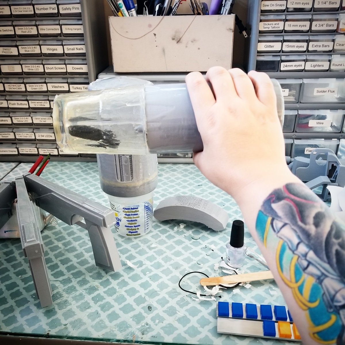 darthcleavage's tweet photo. Oops. XTC-3D doesn't mess around. Fix time!
#oops #itsstuck #fixtime #3dprinter #3ddesign #aggresivelyadhesive #boushh #ithappens #pla #printing https://t.co/ohxiwoAX3t
