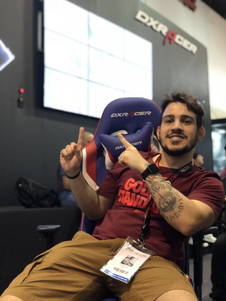 Família DX não para de crescer! Valeu <a href="/pimpimentalol/">Pimpimenta</a> #DXnaBGS #brasilgameshow⁠ ⁠⁠ ⁠⁠ ⁠⁠ ⁠ #bgs2018⁠ ⁠⁠ ⁠⁠ ⁠⁠ ⁠ #dxracer <a href="/dxracer/">DXRACER💺</a> <a href="/BrasilGameShow/">Brasil Game Show (BGS)</a>