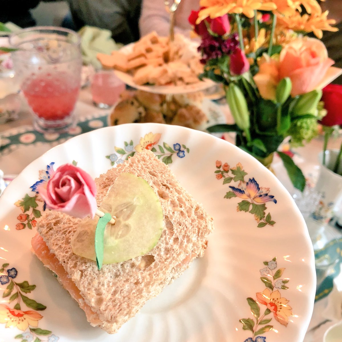 EdelweissDG's tweet photo. Tea party at Mrs. Charsley’s House https://t.co/XtHilK8fJg