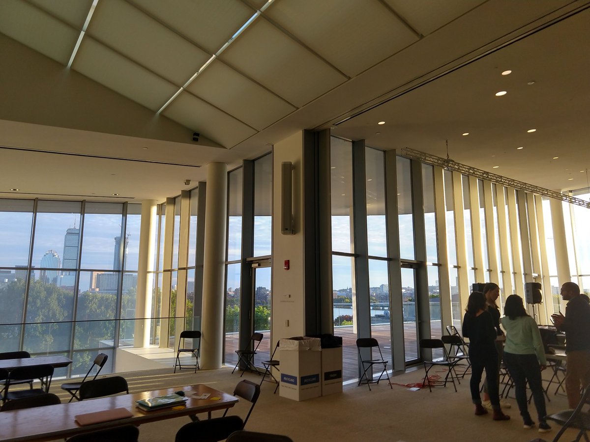 Sarah_Ing's tweet image. 6pm at @mitmedialab. We actually did it! It was my first time pitching and using a visual programming language. Worth every minute of sleep deprivation. #hackingarts2018