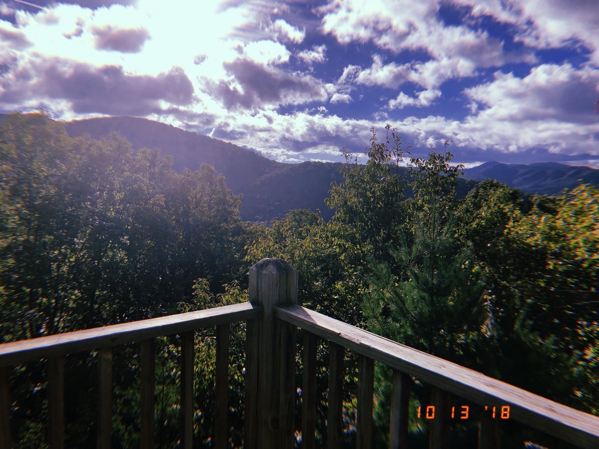 treymangum's tweet photo. #cabinfever2018 βπΎ https://t.co/Np6h20219A