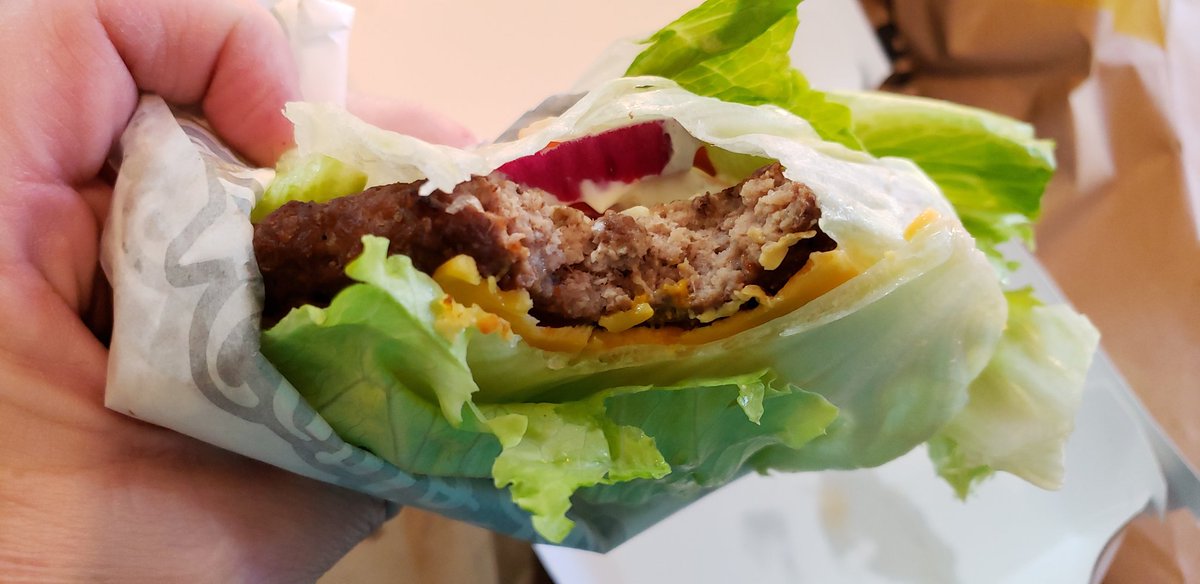marlorahn's tweet photo. Low carb burger....Mmmmm Really hit the spot today.  😀

#LowCarb #Keto #GetFit #GetHealthy #FeelGreat #LiveLife  #IntermittentFasting #MoreEnergy #FatLoss #BetterMood #BetterFocus #MentalClarity #LessCravings #BetterSleep #SustainableKeto #BetterYou https://t.co/Jedjz17qca