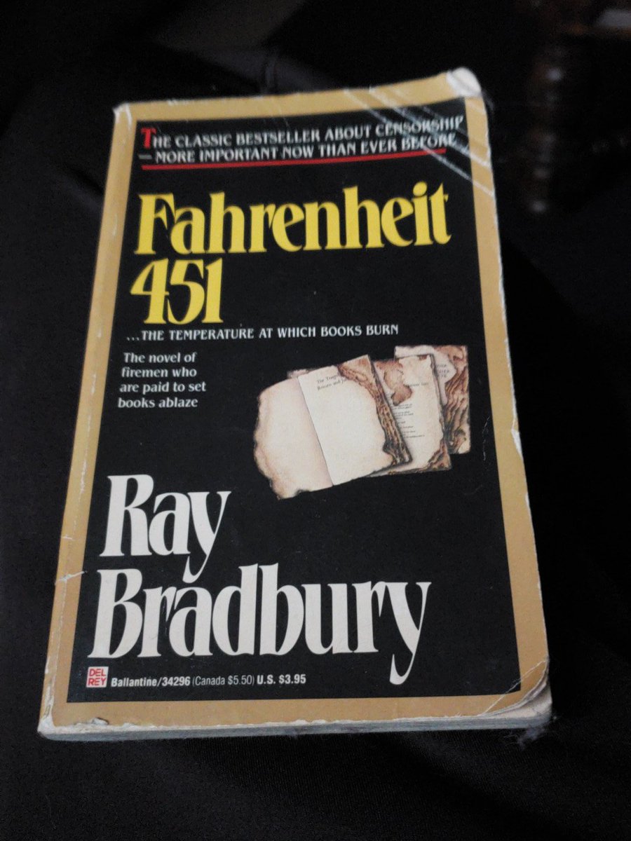 IsabelAlbrech14's tweet photo. Let's hope I won't want to burn this book at the end #aplac3 #fahrenheit451 https://t.co/1CXT67CISR
