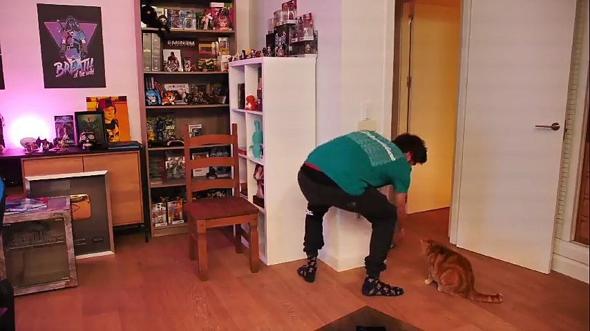 ustbaesmile's tweet photo. Aprende con elrubius a sacar a tu gato de la habitación
@Rubiu5 #EpicDirecto https://t.co/pkNqMeBobz