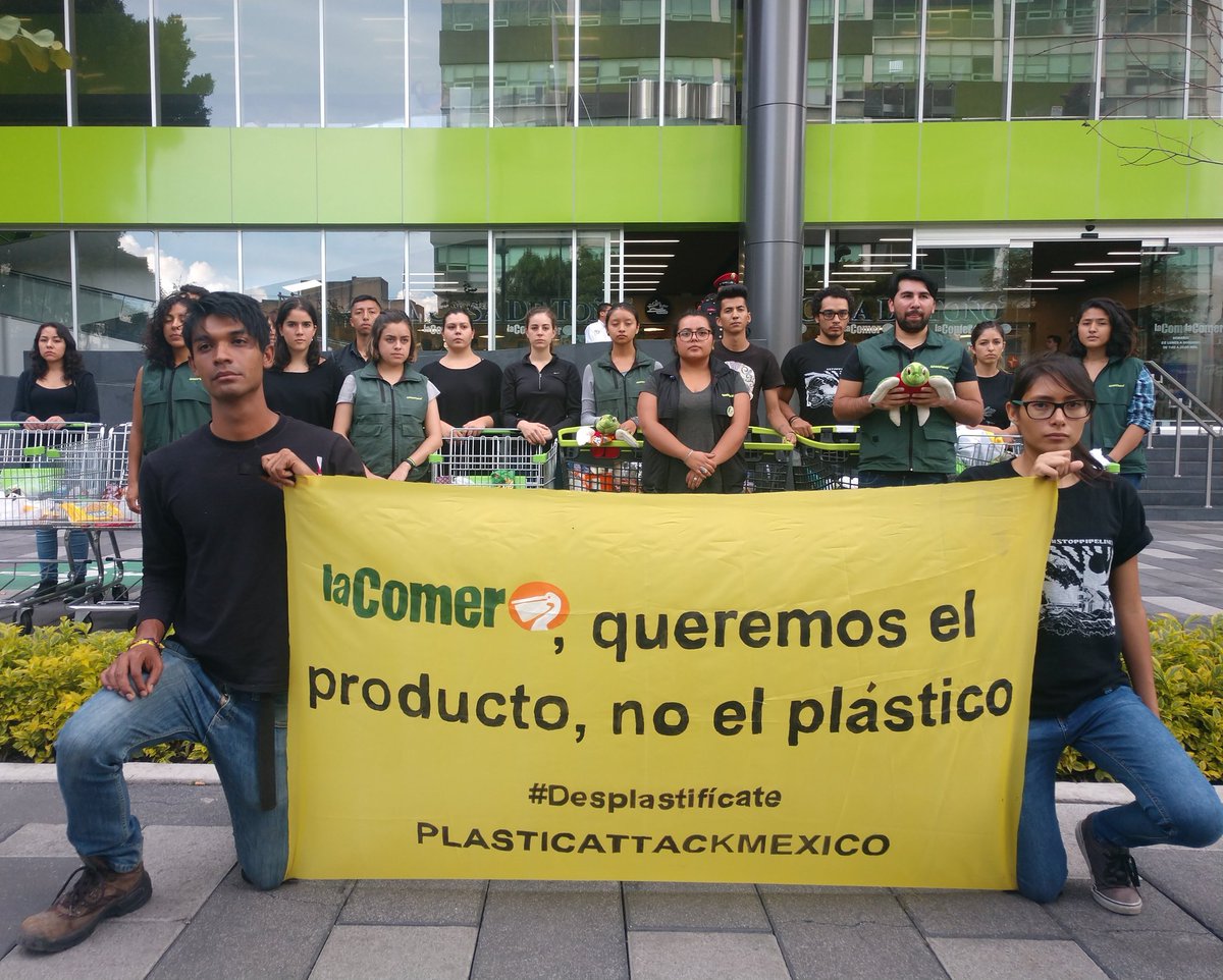 Greenpeace México (@greenpeacemx) on Twitter photo Oye <a href="/LaComerOficial/">@LaComerOficial</a> ¡Queremos el producto, no el plástico! Únete al #PlasticAttackMéxico y ayúdanos a presionar a las marcas de consumo para que nos ofrezcan alternativas sin plásticos. ¡No más contaminación plástica! FIRMA 👉 act.gp/noplastico_tw Oye <a href="/LaComerOficial/">@LaComerOficial</a> ¡Queremos el producto, no el plástico! Únete al #PlasticAttackMéxico y ayúdanos a presionar a las marcas de consumo para que nos ofrezcan alternativas sin plásticos. ¡No más contaminación plástica! FIRMA 👉 act.gp/noplastico_tw