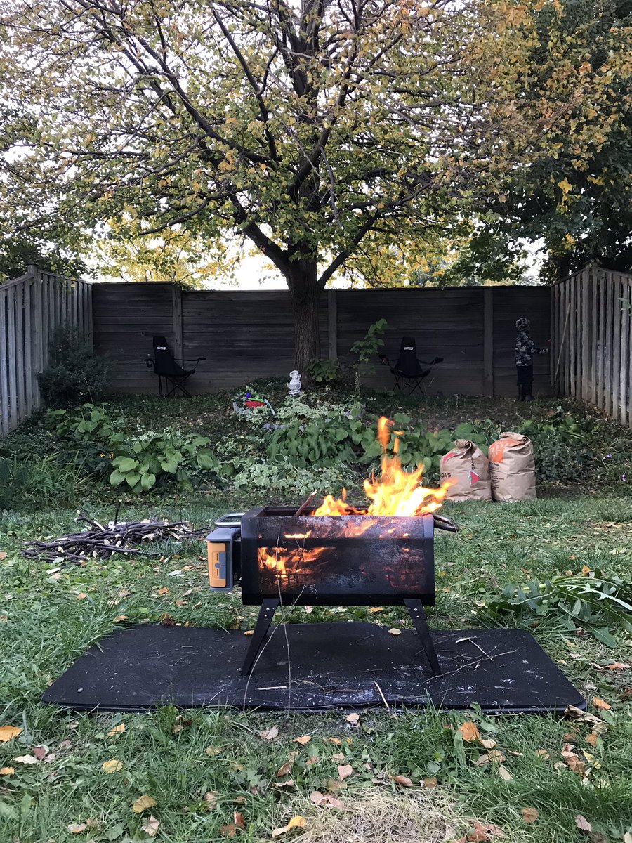 I constantly complain about not living in the tropics (my favourite regions on earth). But, I’ve got to say; this 14C thing with no wind is very smooth. <a href="/biolitestove/">BioLite</a> #FirePit #CompostWithClass #Canada #NorthAmerica