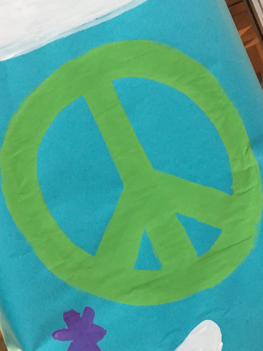 gaomara2's tweet photo. Seniors here’s a preview of your hall decorations #hoco2018 #TitanPride #nohsco2019 @NOHSStuCo https://t.co/05u2GnAkg8
