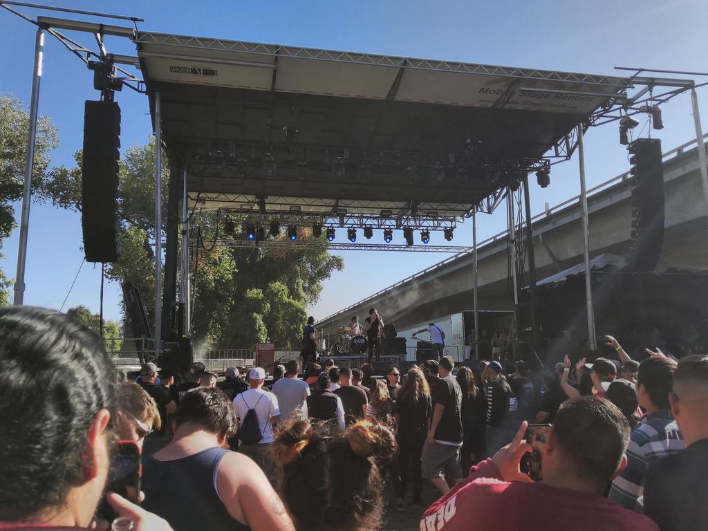 bat_erik's tweet photo. For today's #adventures I am back at the #Aftershock #festival watching#PlagueVendor right now in the Capitol stage #AftershockSac #Concert @AFTERSHOCKSAC https://t.co/KSslt2WfGb