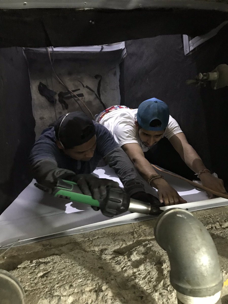 Cprocol's tweet photo. Rematando y haciendo pruebas en los sellos, obra Centro Comercial y Residencial el Bosque en Armenia (Q). Entregando antes de lo programado #membranapvc para #tanquedeaguapotable #mantenimientoedificios https://t.co/l2Y89ukFeB