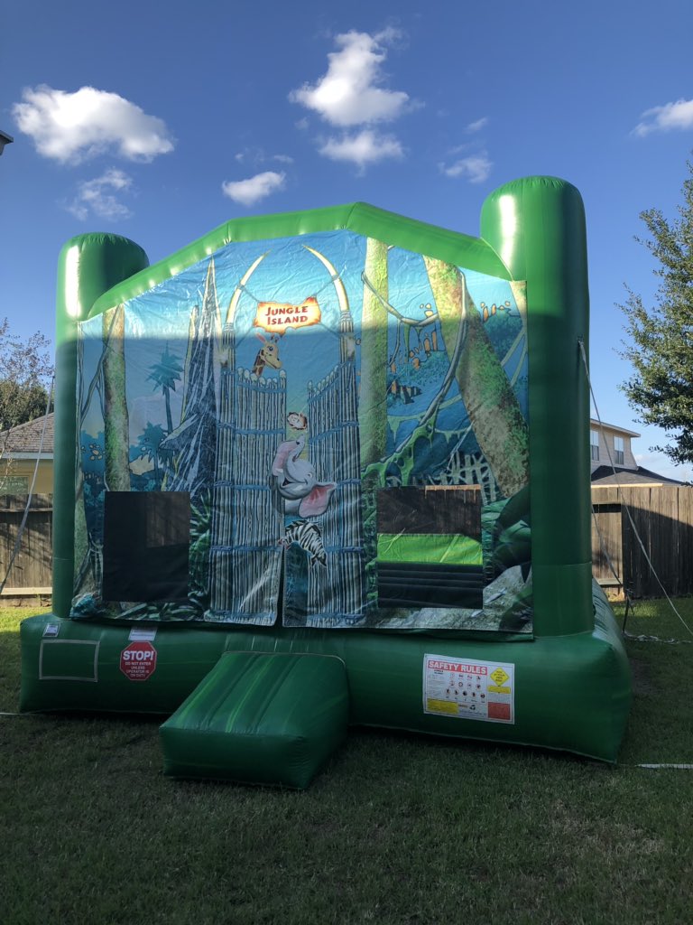 ABouncinParty's tweet photo. Nothing like a Bouncin’ Good time to wrap up the weekend! #ABouncinPartyTime! https://t.co/qradzv0MYn
