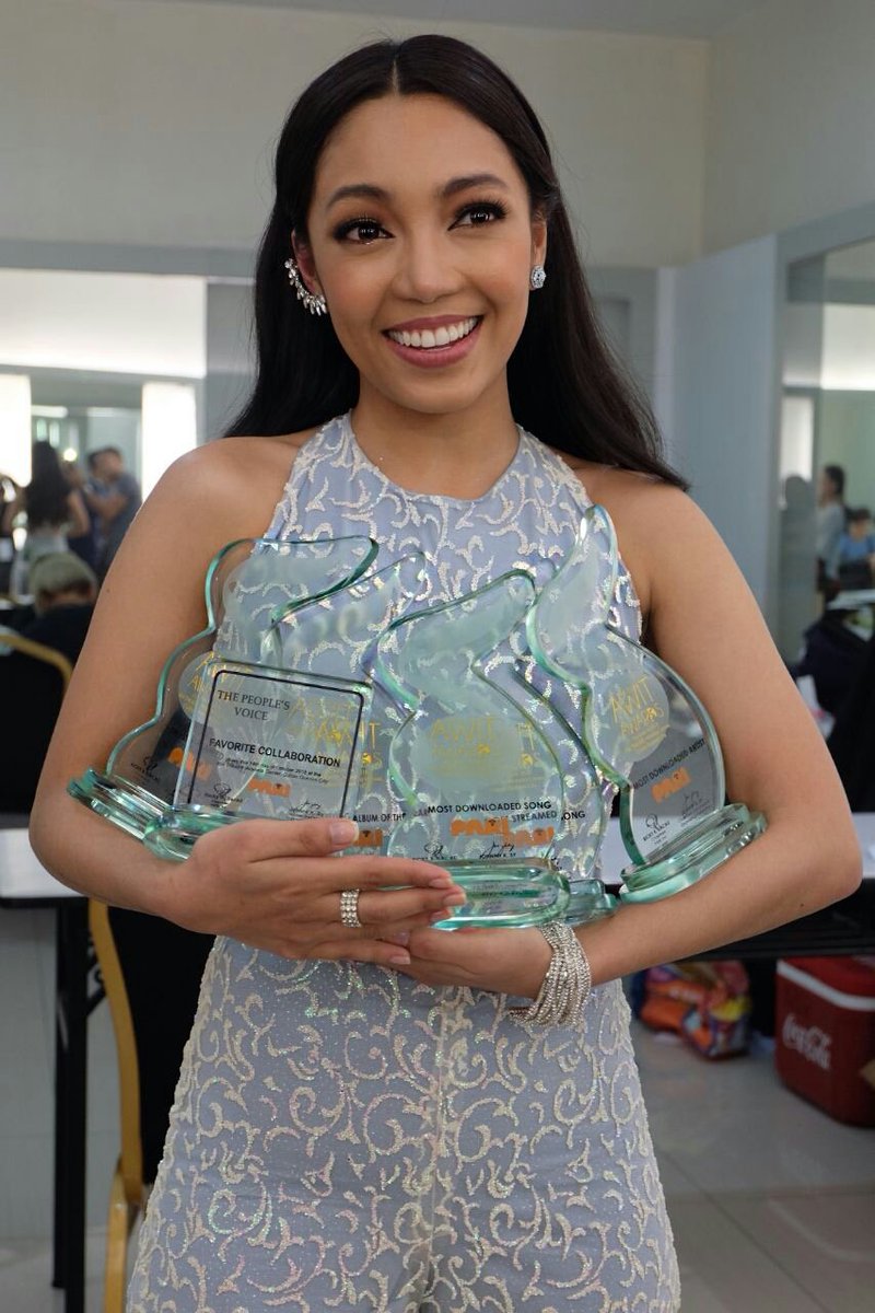 MsJ0NA's tweet photo. Thank you so much #AwitAwards and most especially ---- TEAM JONA for supporting my album #JONA! ❤❤❤  #31stAwitAwards https://t.co/6P86Lig6lk