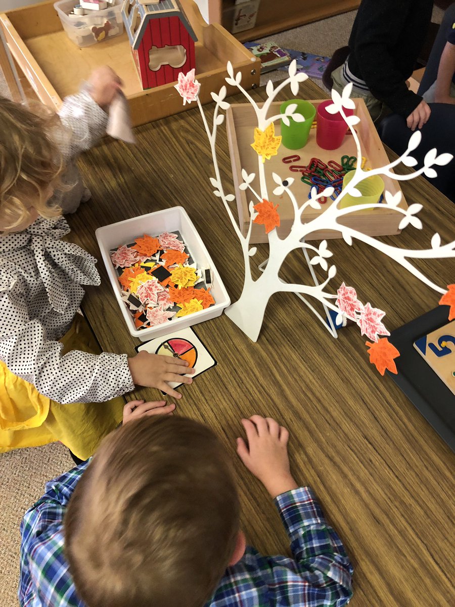 WrenHayes1's tweet photo. Magnetic leaf game... favorite fall activity for PreK https://t.co/D8I8TS42TC