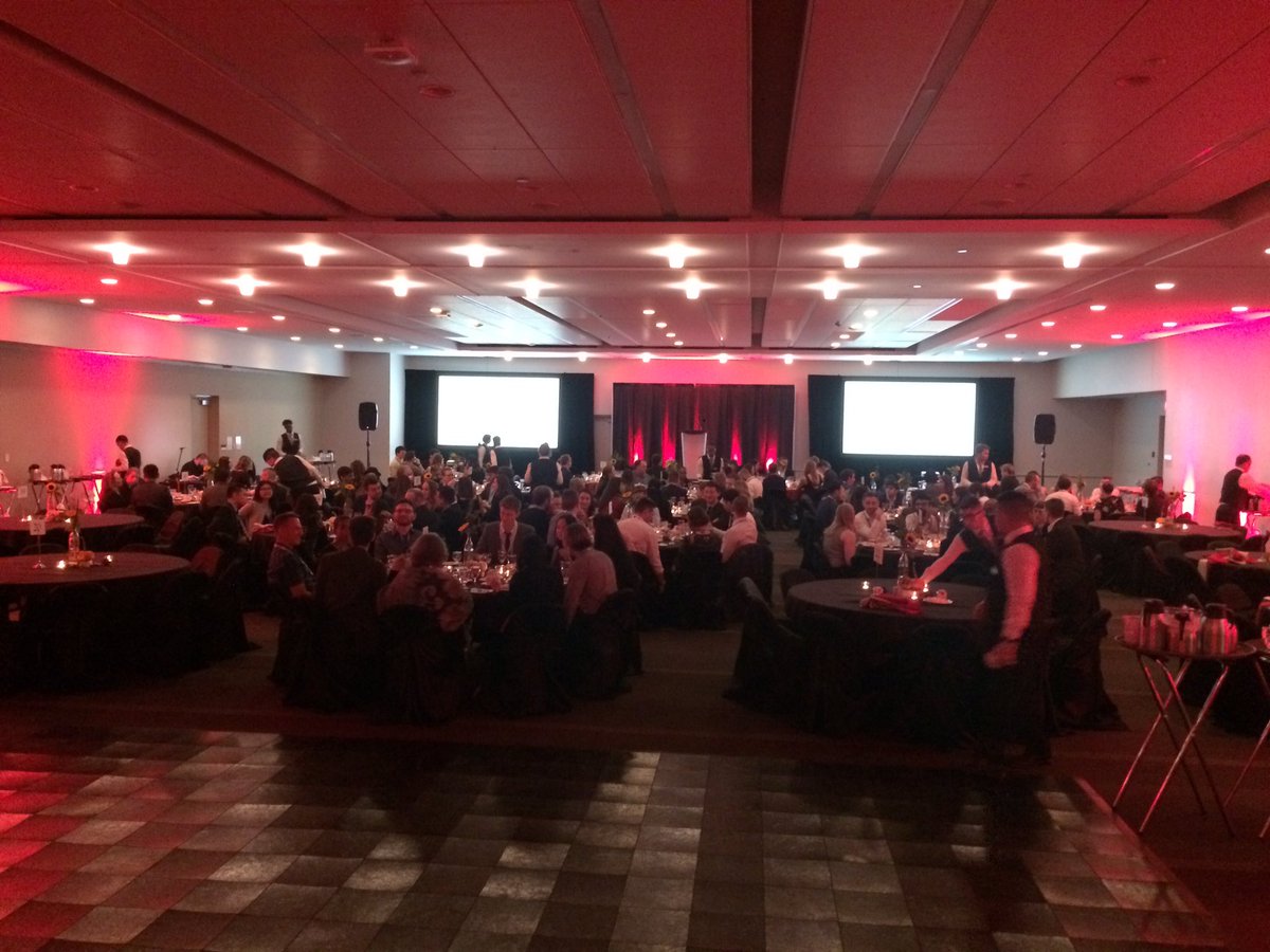 mah_city's tweet photo. Congrats to @placecanada for hosting a beautiful gala for planners to (re)connect. Exciting and inspiring pecha kucha presentations from @KalenAnderson and @nolakilmartin #Place18 https://t.co/wDlVIuKoI6