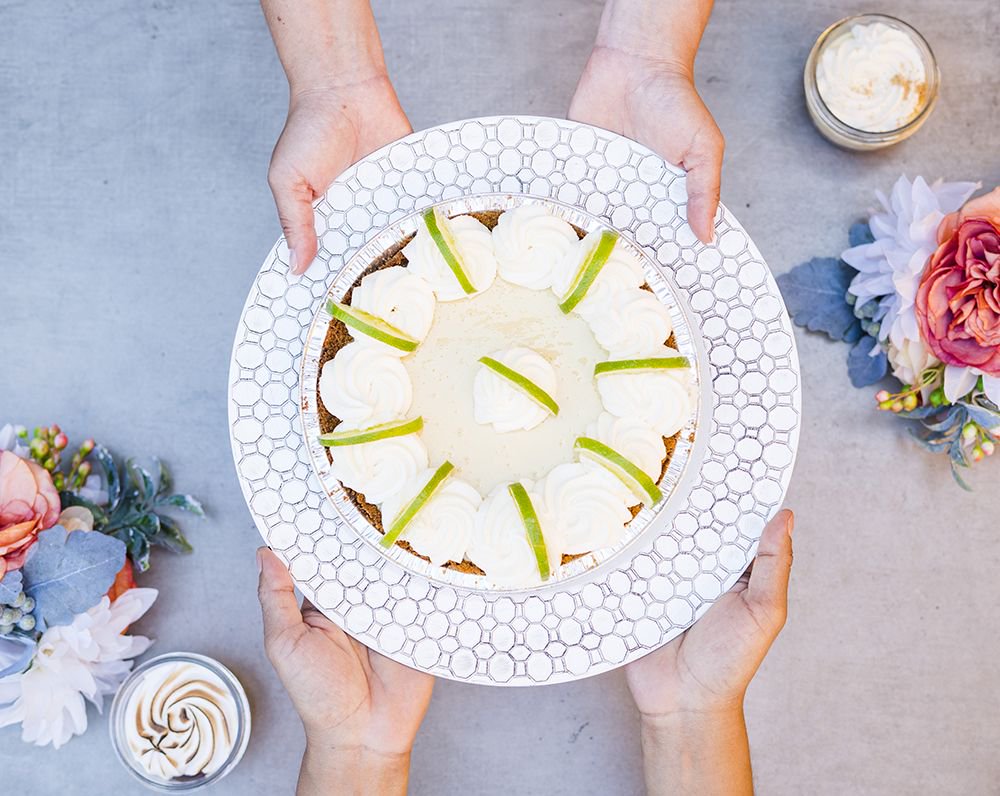 thepiebarla's tweet photo. It's #NationalDessertDay! Don't miss out and come share a slice of #KeyLime pie. TAG a friend who you wouldn't mind sharing with. #SharingIsCaring #PieIsTheAnswer #LongBeach #LBC #DTLB #Dessert #Food #Foodie #FoodPorn #FoodPhotography https://t.co/kBncWCU6sN
