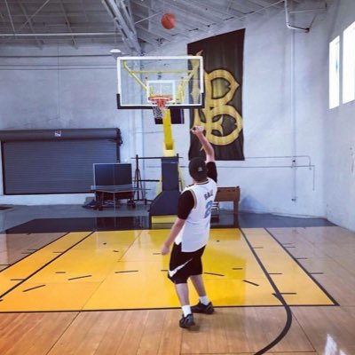 holguinelite's tweet photo. #NewProfilePic https://t.co/6gOaxX3Dus
