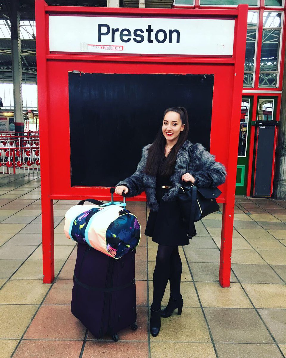 _larissaking's tweet photo. Mary Poppins has competition for the amount of things you can fit in a bag- I’m definitely not one to travel light!

Saying goodbye for now to my parents as I head to Milton Keynes to begin the next adventure! 
@TEDGroup 
#marellaexplorer #Dancer https://t.co/GefCK94VbW