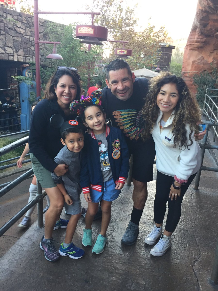 Lisa Loera tweet media
