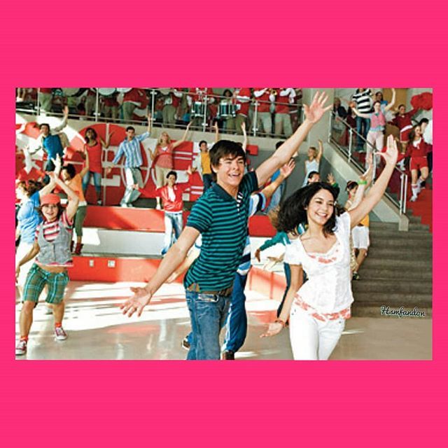 hsmfandon's tweet photo. AHHHHHHH 💟 Eu não aguento posts com #Troyella ! 🙌 💕 .
.
.
.
#onceawildcat #HSMFOREVER #HSMReunion #Wildcats #Gowildcats #Corbinbleu #ChadDanforth #TroyBolton #hsm #InstaHSM #HSMCast #EASTHIGH #EASTHighSchool #HSMInsta #KennyOrtega #HSMFOREVER #Hig… https://t.co/0xp0oTbnUX https://t.co/ablA4yPdTr