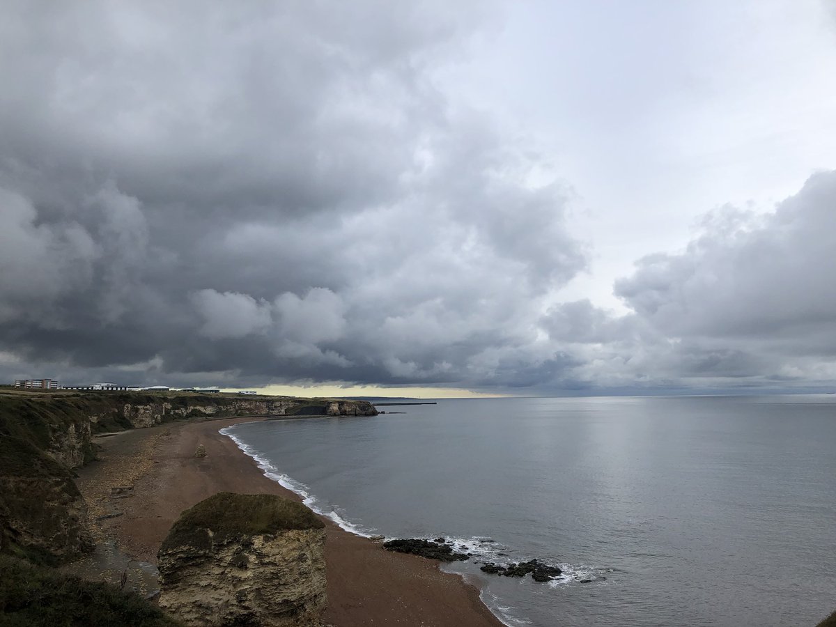 JohnQuincey1's tweet photo. Last of Callum #Seaham #Beaconpoint @CloudAppSoc @StormHour @DurhamCoast https://t.co/vpXwU9WqMy