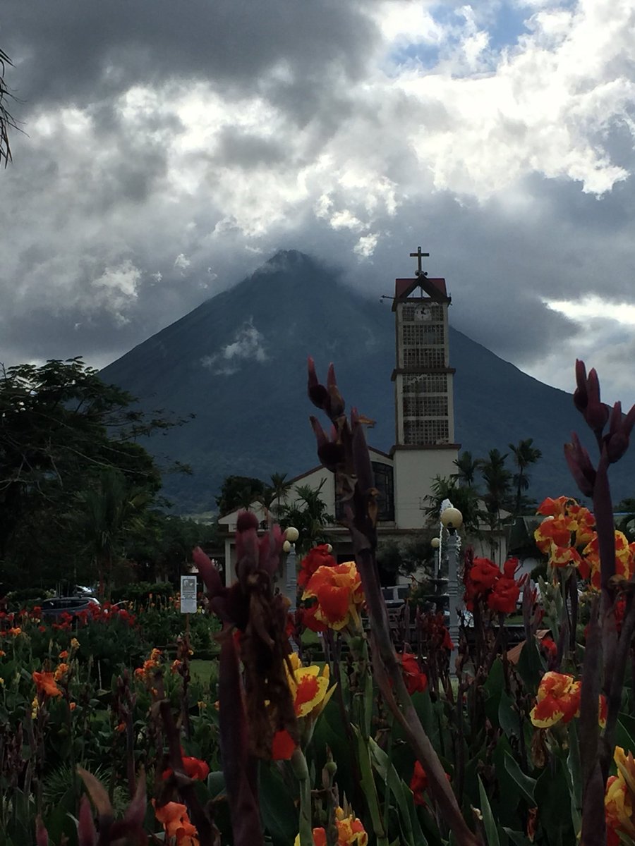 GoPetrelsMBBall's tweet photo. La Fortuna, Costa Rica https://t.co/GV68D5oRvt
