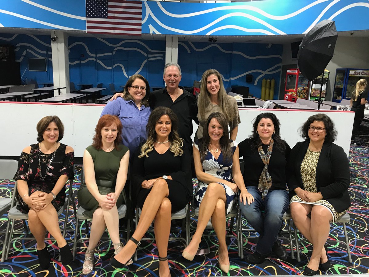 ColoniaSoftball's tweet photo. WTAAA Hall of Fame inductees. 1990 Colonia Softball Team...congratulations! https://t.co/bgf83Ej1V3