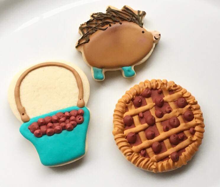 laura_renauld's tweet photo. It's #NationalDessertDay! We had a few cookies left over from Porcupine's Pie book launch yesterday. Yum yum! #kidlit #PB #2018debut #FireworksFoliage https://t.co/YZuAVhI1Zu