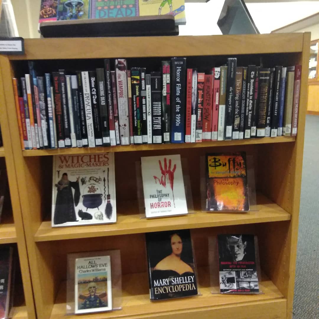KeeneMasonLib's tweet photo. #NewLibraryDisplayAlert! The #Halloween, #DayoftheDead, and #Horror Display is up and all items are available to check out!
@KeeneState_ @KeeneMasonLib #KeeneNH #HorrorMovies #Vampires #Ghosts👻 #Zombies #Witches #Magic #Pumpkins https://t.co/GjsuupizRN
