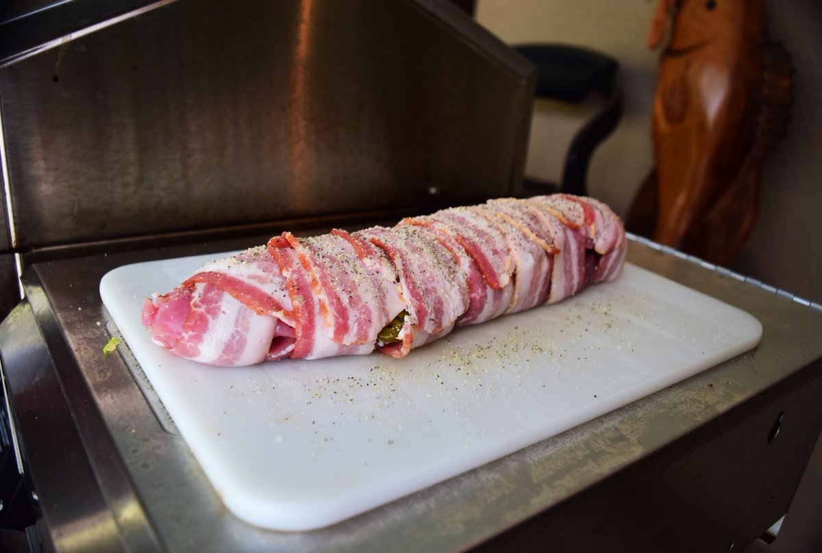 jtkenneyfishing's tweet photo. Is there ever a wrong time for a #venison #MeatLog?
The Holland Grill Company #awesome #bacon https://t.co/nIpQpjrEXZ
