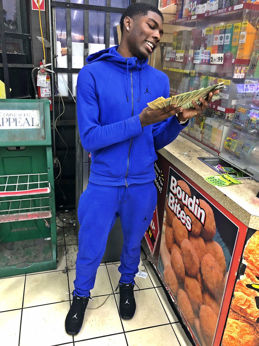 PaidandFullTay's tweet photo. Yea I Was Way Down⬇️ Na I’m Making Plays Now🤑 All Through The Trap🏚 A Long Way From The Playground 🎩💰 https://t.co/LCzdmhh8Fn