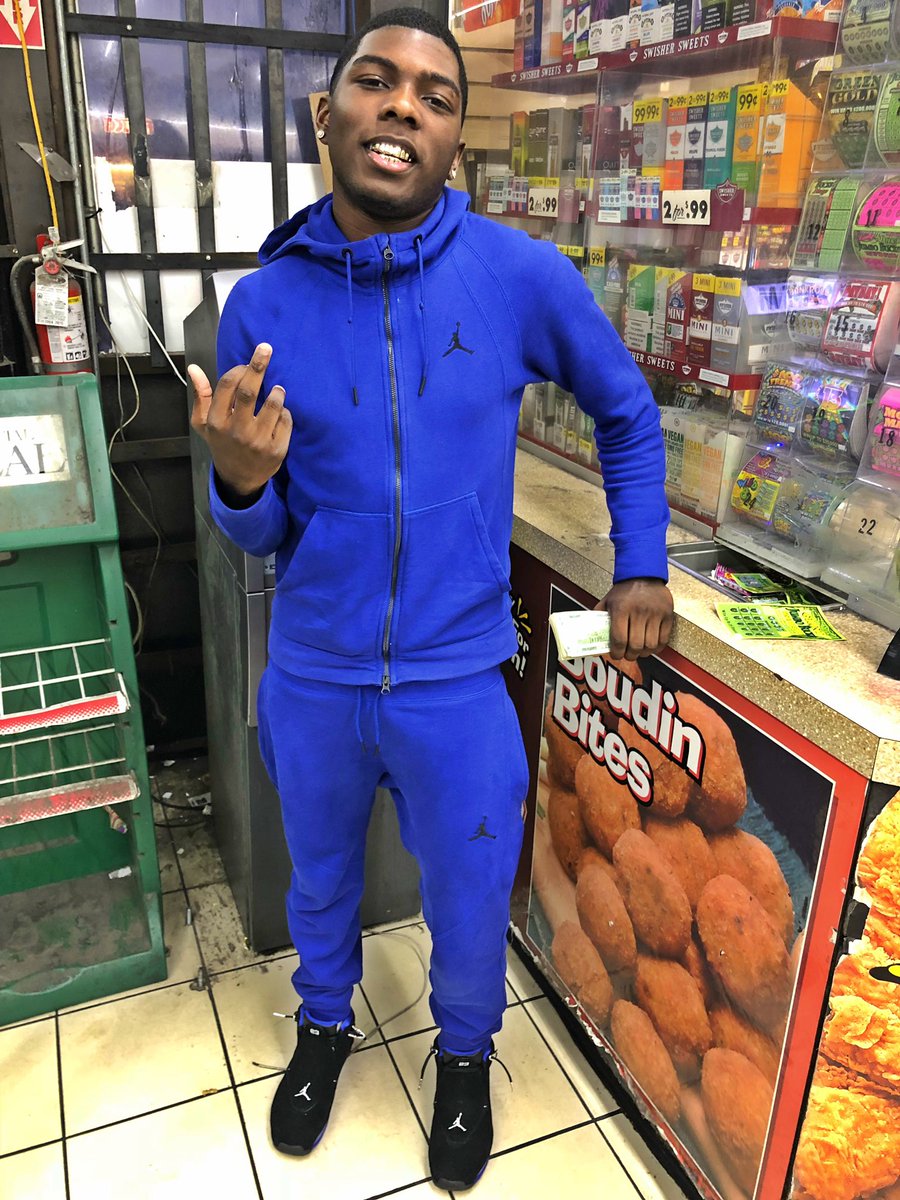 PaidandFullTay's tweet photo. Yea I Was Way Down⬇️ Na I’m Making Plays Now🤑 All Through The Trap🏚 A Long Way From The Playground 🎩💰 https://t.co/LCzdmhh8Fn