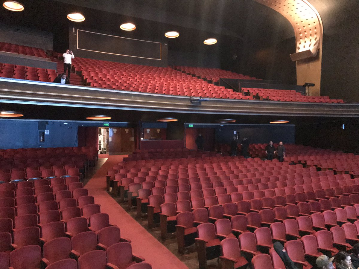 atr_damasgratis's tweet photo. YA ESTAMOS EN MDQ TEATRO CITY ATENTOS APENAS ENTRAN A LAS SALA ESTAMOS CON LOS STAND OFICIAL DE DAMAS GRATIS OJO Q AFUERA ESTÁN LAS COPIAS !!! Después no #valellorar #damasgratisvaatocar -#yoteavise https://t.co/vo6r3NOn9b