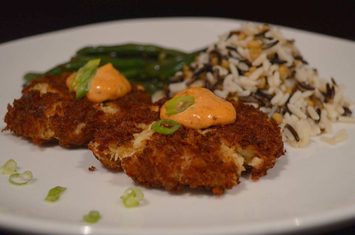 HelixGF's tweet photo. GOOD NEWS - Crab Cakes are back on the menu!
#crabcakes #helixgf #grandforks https://t.co/j1gkrO0Qt7