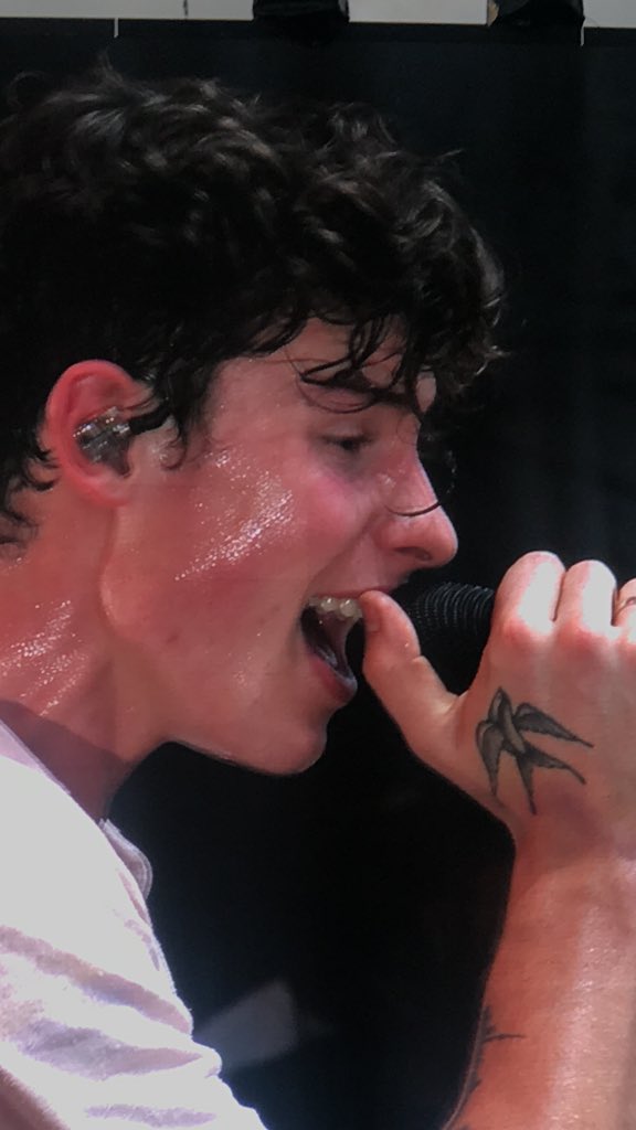 Danielle 🥀 tweet media