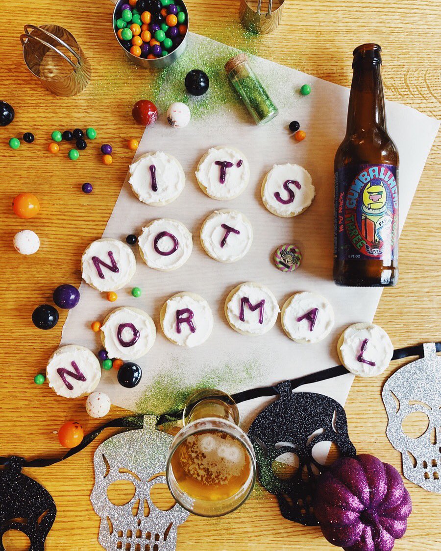 thebakeandbrew's tweet photo. Drinking @3floyds while making cookies will carry you through the Sunday scaries https://t.co/BpNqRXgE4w
