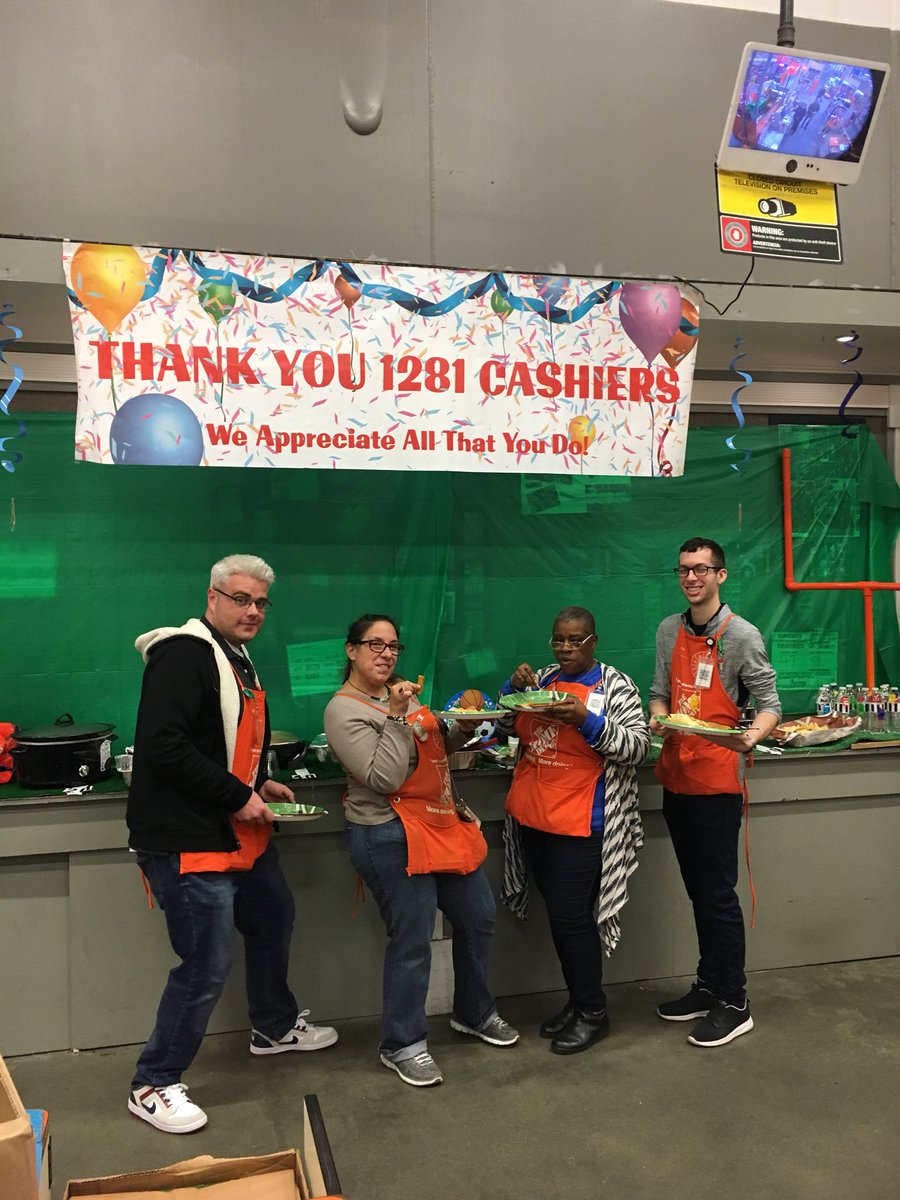kristin_traina's tweet photo. CAM 2018 Thank you for what you do each and everyday!!!#TeamJerseyDay #Tailgatingweekend @noelia_pina2 @JaimeSheiner @SultanaTHD https://t.co/u9VA7rgIqF