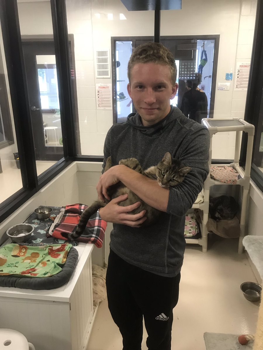 LCBearsKeyClub's tweet photo. Key Club had a great time volunteering at @IndyHumane today! Thank you to everyone involved! https://t.co/0IptyddJ7P
