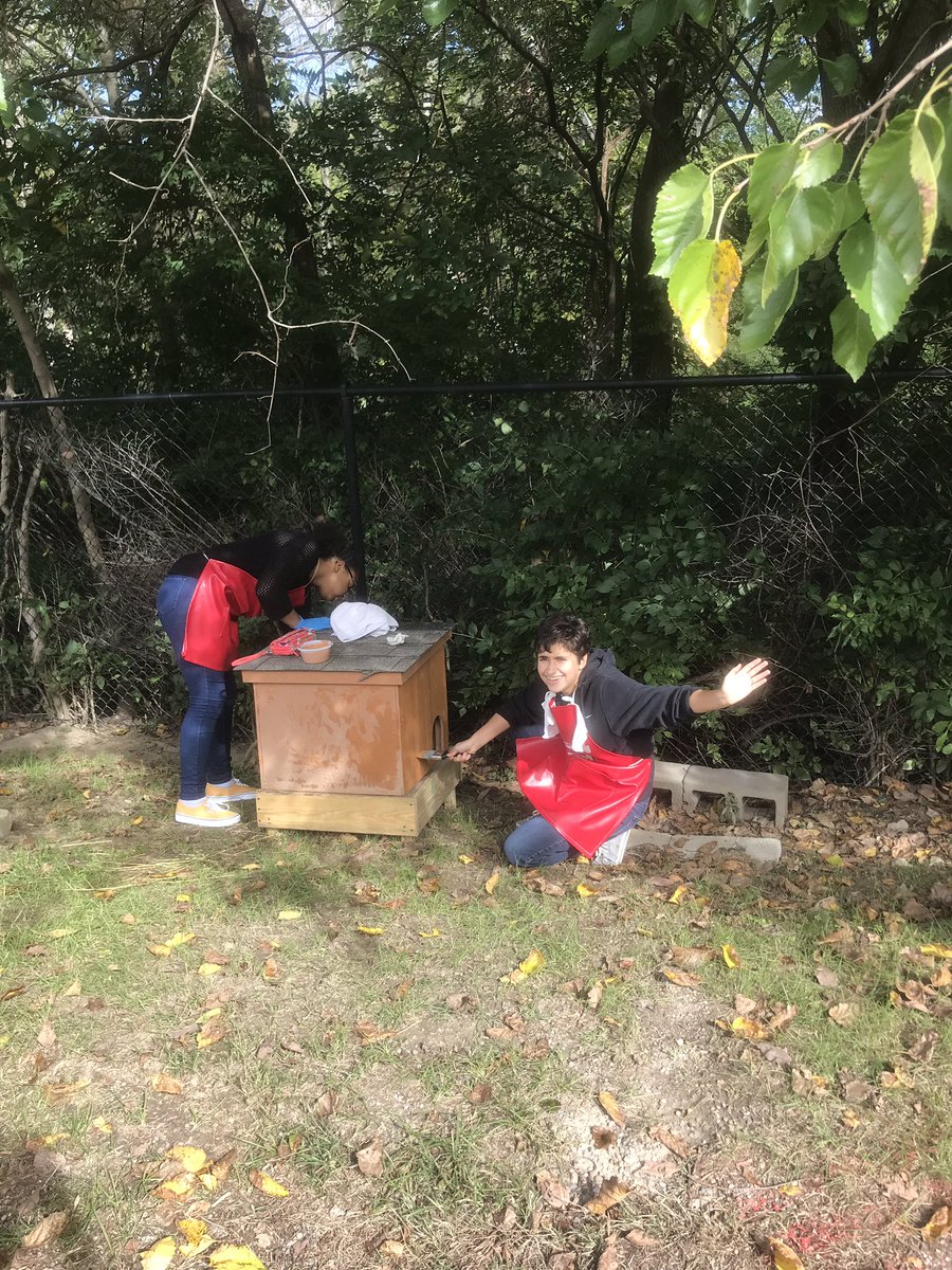 LCBearsKeyClub's tweet photo. Key Club had a great time volunteering at @IndyHumane today! Thank you to everyone involved! https://t.co/0IptyddJ7P